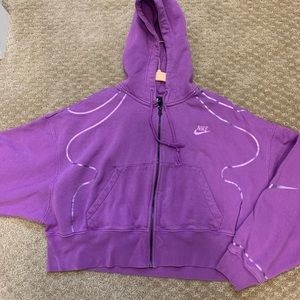 NIKE street wear zip up hoodie. Cropped/Boxy Fit
